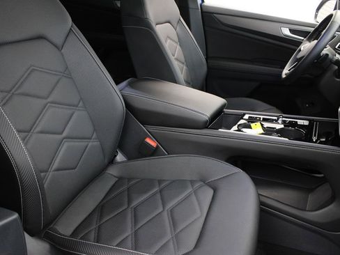 Used 2025 Volkswagen Atlas Cross Sport SE w/ Panoramic Sunroof Package image 23