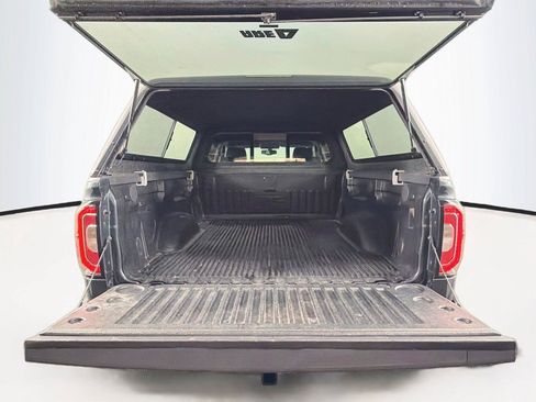 Used 2017 GMC Sierra 1500 SLT w/ SLT Premium Package AWD/4WD image 14