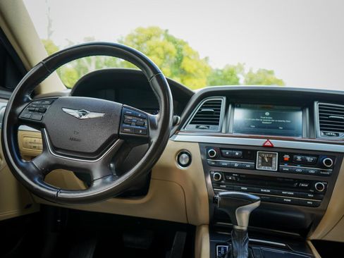 Used 2018 Genesis G80 3.8 w/ Option Group 02 image 10