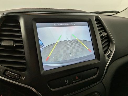 Used 2019 Jeep Cherokee Trailhawk w/ Comfort/Convenience Group image 5