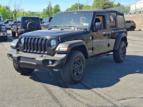 Used 2021 Jeep Wrangler Unlimited Sport AWD/4WD image 3