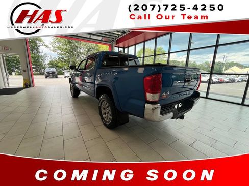 Used 2017 Toyota Tacoma SR5 w/ Tow Package AWD/4WD image 3