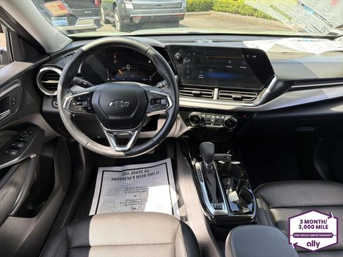 Used 2025 Chevrolet Trax ACTIV w/ Driver Confidence Package FWD image 12