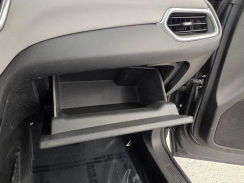 Used 2018 Chevrolet Equinox LS FWD image 21