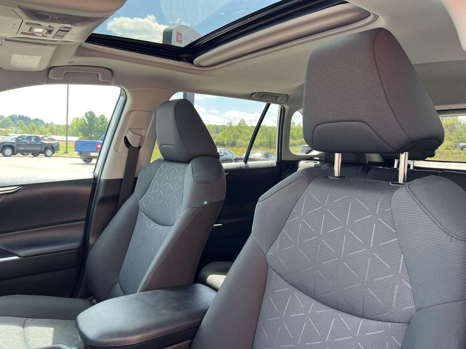 Used 2025 Toyota RAV4 XLE w/ Convenience Package AWD/4WD image 18
