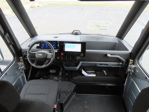 New 2025 Chevrolet Brightdrop 400 w/ Battery Pack, Max Range image 5