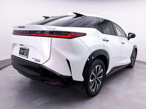 Used 2023 Lexus RZ 450e Premium w/ Technology Package AWD/4WD image 18
