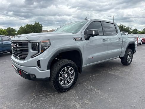 Used 2024 GMC Sierra 1500 AT4 w/ Technology Package AWD/4WD image 17