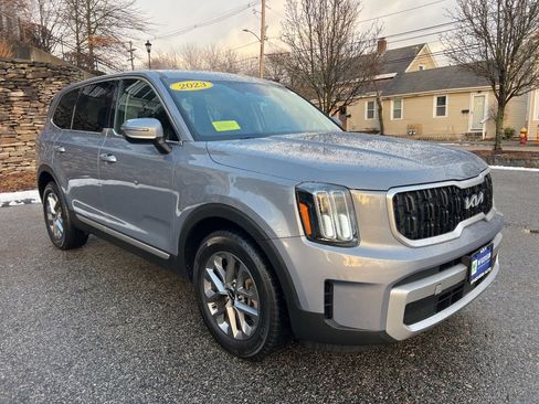Used 2023 Kia Telluride LX image 7