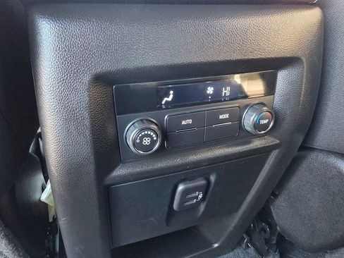 Used 2023 Chevrolet Traverse LT w/ LPO, Floor Liner Package image 27