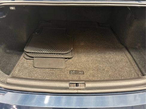 Used 2018 Volkswagen Passat 2.0T SE FWD image 14