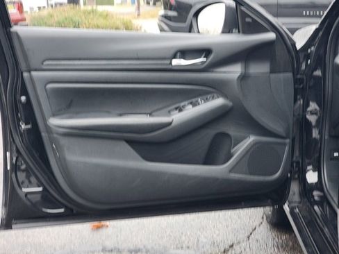 Used 2024 Nissan Altima 2.5 SV image 20