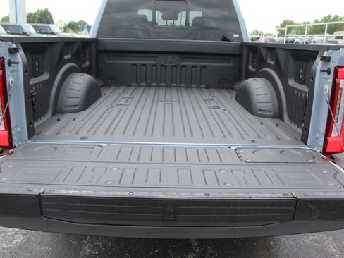 New 2026 Ford F350 Platinum w/ Tremor Off-Road Package AWD/4WD image 18
