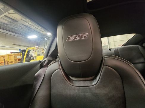 Used 2010 Chevrolet Camaro SS w/ LPO, Ground Effects Package RWD image 19