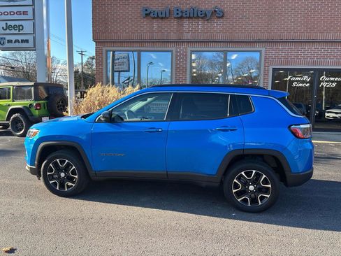 Used 2022 Jeep Compass Latitude w/ Sun and Sound Group image 2