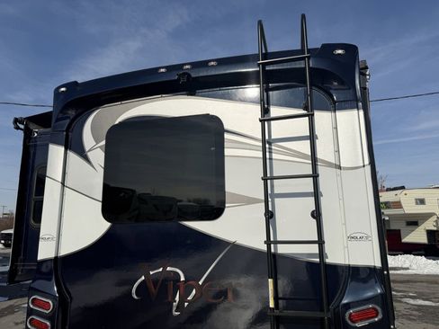 Used 2023 Ford E-450 and Econoline 450 Super Duty w/ Motorhome Prep Package image 35