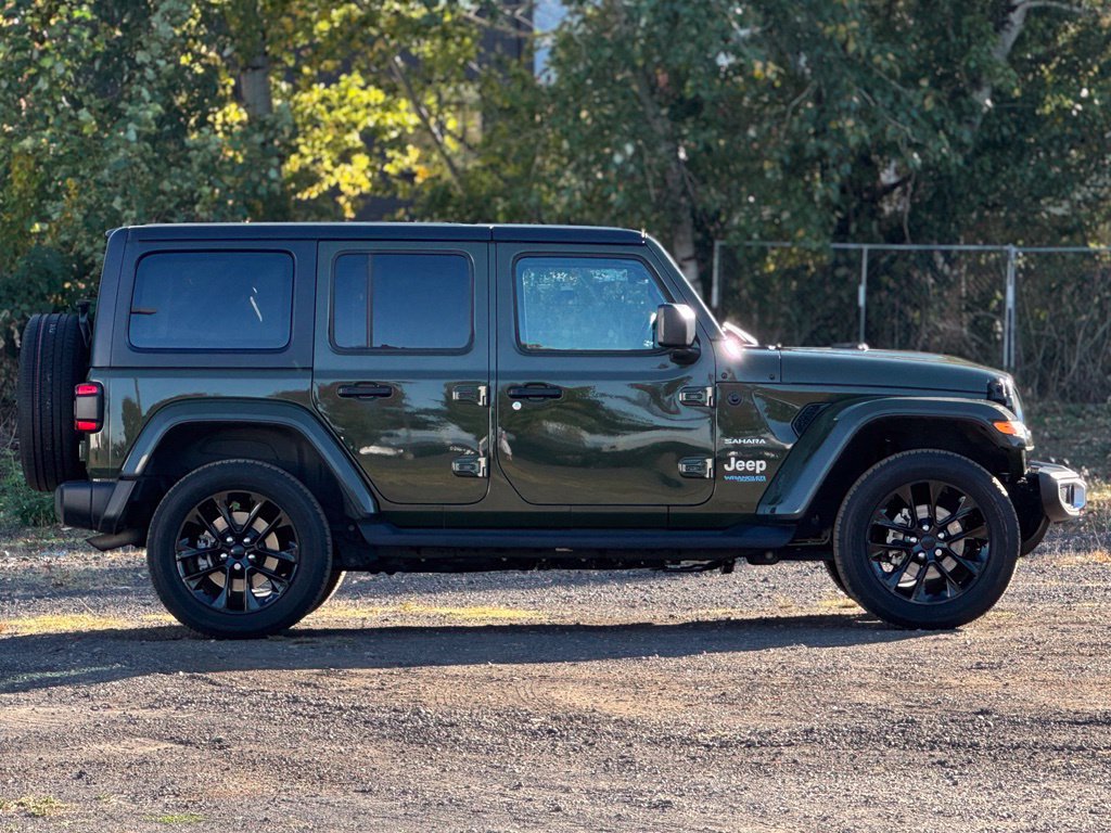 Used 2021 Jeep Wrangler Unlimited Sahara w/ Cold Weather Group AWD/4WD image 8
