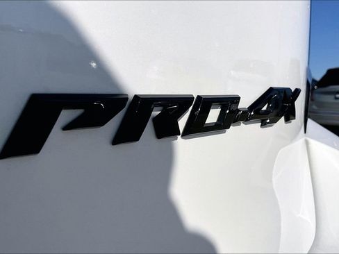 Used 2025 Nissan Armada PRO-4X image 41
