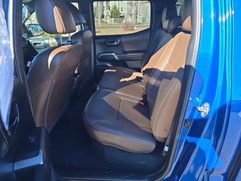 Used 2017 Toyota Tacoma Limited image 17