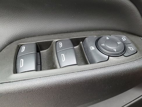 Used 2023 Chevrolet Equinox LT FWD image 27