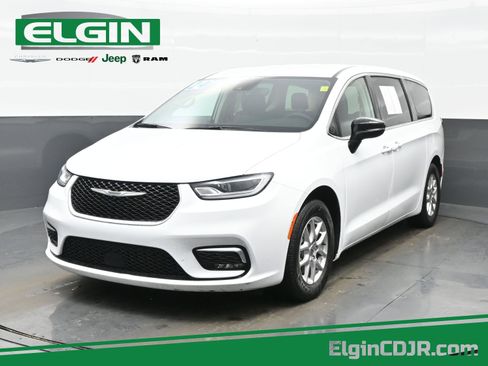 Used 2024 Chrysler Pacifica Touring-L image 1