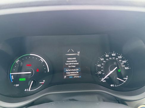 Used 2023 Toyota Sienna LE image 5