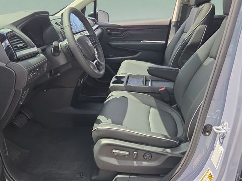 New 2026 Honda Odyssey Touring image 9