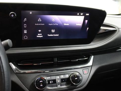 Used 2025 Buick Envista Preferred w/ Convenience II Package FWD image 18