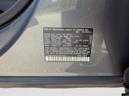 Certified 2025 Volkswagen Atlas Cross Sport SE w/ Panoramic Sunroof Package image 27