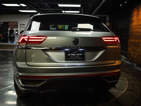 Used 2020 Volkswagen Atlas Cross Sport SE FWD image 6