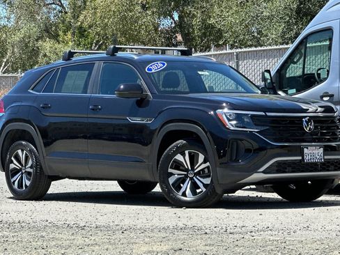 Used 2026 Volkswagen Atlas Cross Sport SE FWD image 2