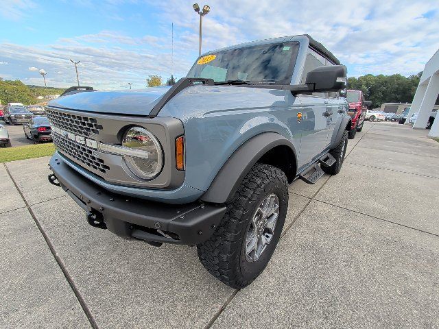 Used 2023 Ford Bronco Badlands AWD/4WD image 3