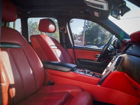 Used 2019 Rolls-Royce Cullinan AWD/4WD image 9