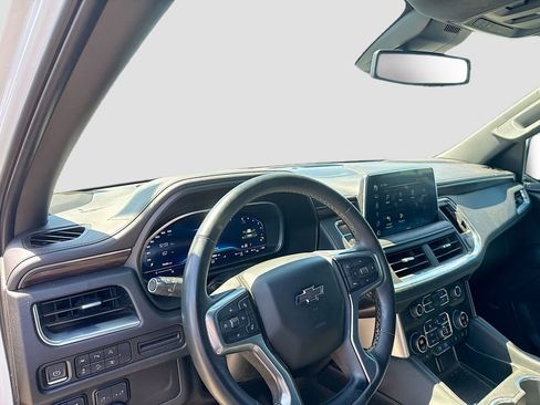 Used 2023 Chevrolet Suburban Z71 w/ Luxury Package image 12