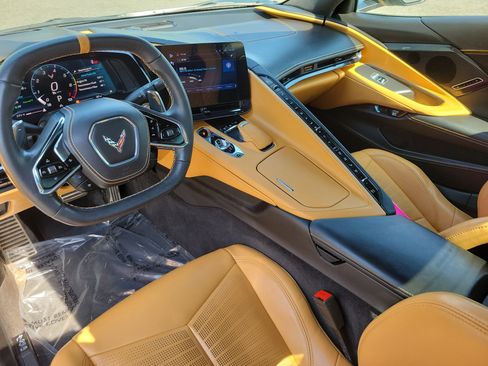 Used 2024 Chevrolet Corvette Stingray Premium Conv w/ Stealth Interior Trim Package RWD image 17