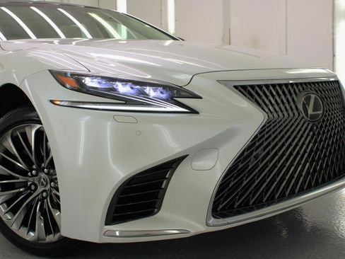 Used 2018 Lexus LS 500 w/ Luxury Package RWD image 22