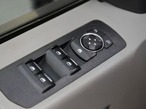 Used 2019 Ford F150 XL w/ Equipment Group 101A Mid AWD/4WD image 18