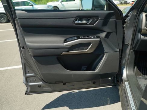 Used 2023 Nissan Pathfinder Platinum w/ Cargo Package AWD/4WD image 15