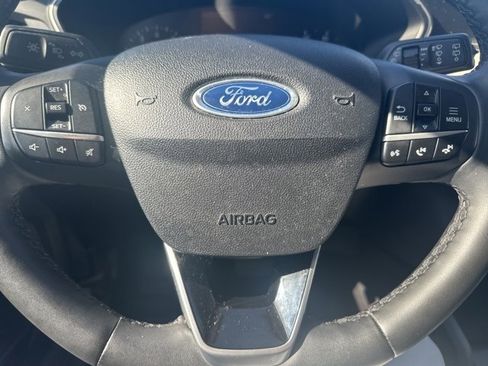 Used 2021 Ford Escape SE w/ SE Sport Appearance Package image 9