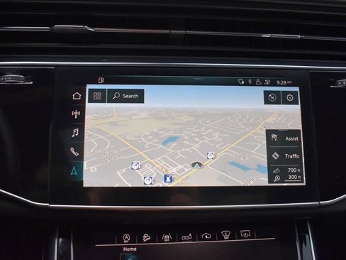 Used 2019 Audi Q8 Prestige w/ Luxury Package image 18