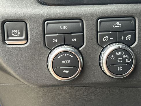 Used 2022 GMC Sierra 1500 Elevation image 25