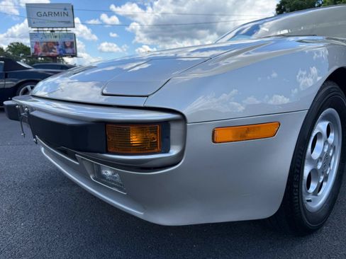 Used 1988 Porsche 944 Coupe RWD image 11