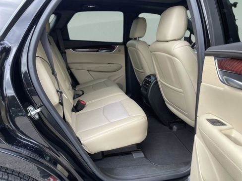 Used 2018 Cadillac XT5 Premium Luxury image 16