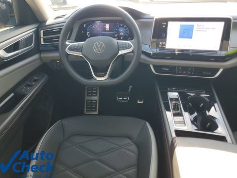 Used 2024 Volkswagen Atlas Peak Edition SEL AWD/4WD image 19
