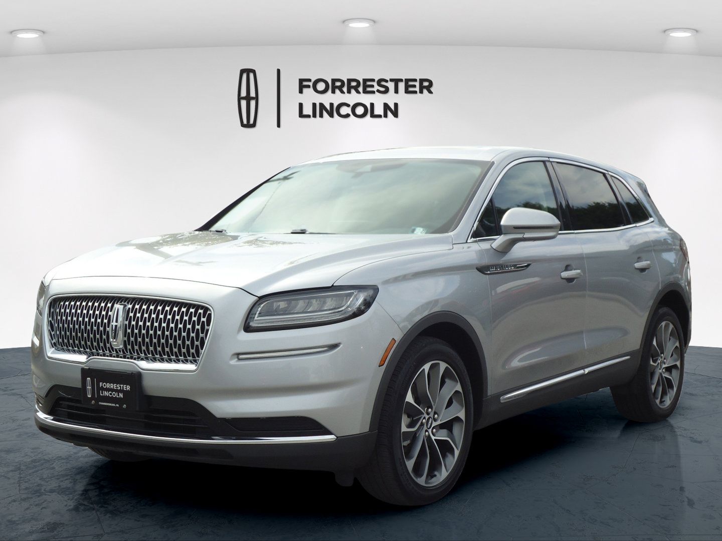 Used 2023 Lincoln Nautilus Reserve AWD/4WD image 7