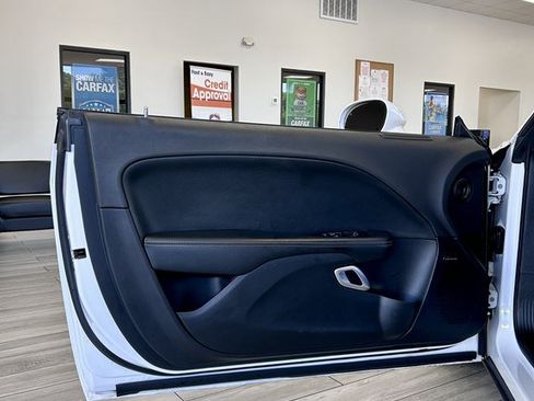 Used 2016 Dodge Challenger SRT RWD image 15