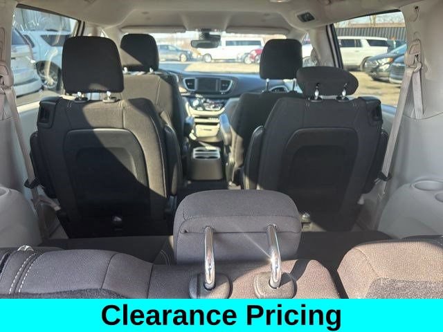 Used 2023 Chrysler Voyager LX FWD image 32