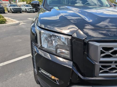 Used 2022 Nissan Frontier SV RWD image 10