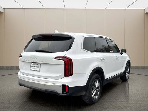 Used 2023 Kia Telluride LX image 5