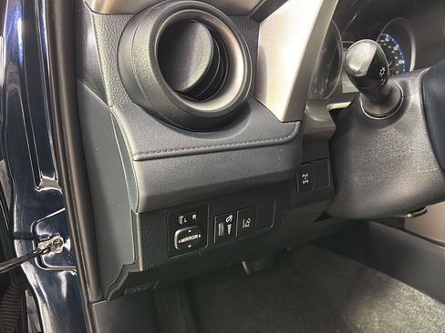 Used 2017 Toyota RAV4 LE w/ Carpet Mat Package AWD/4WD image 28